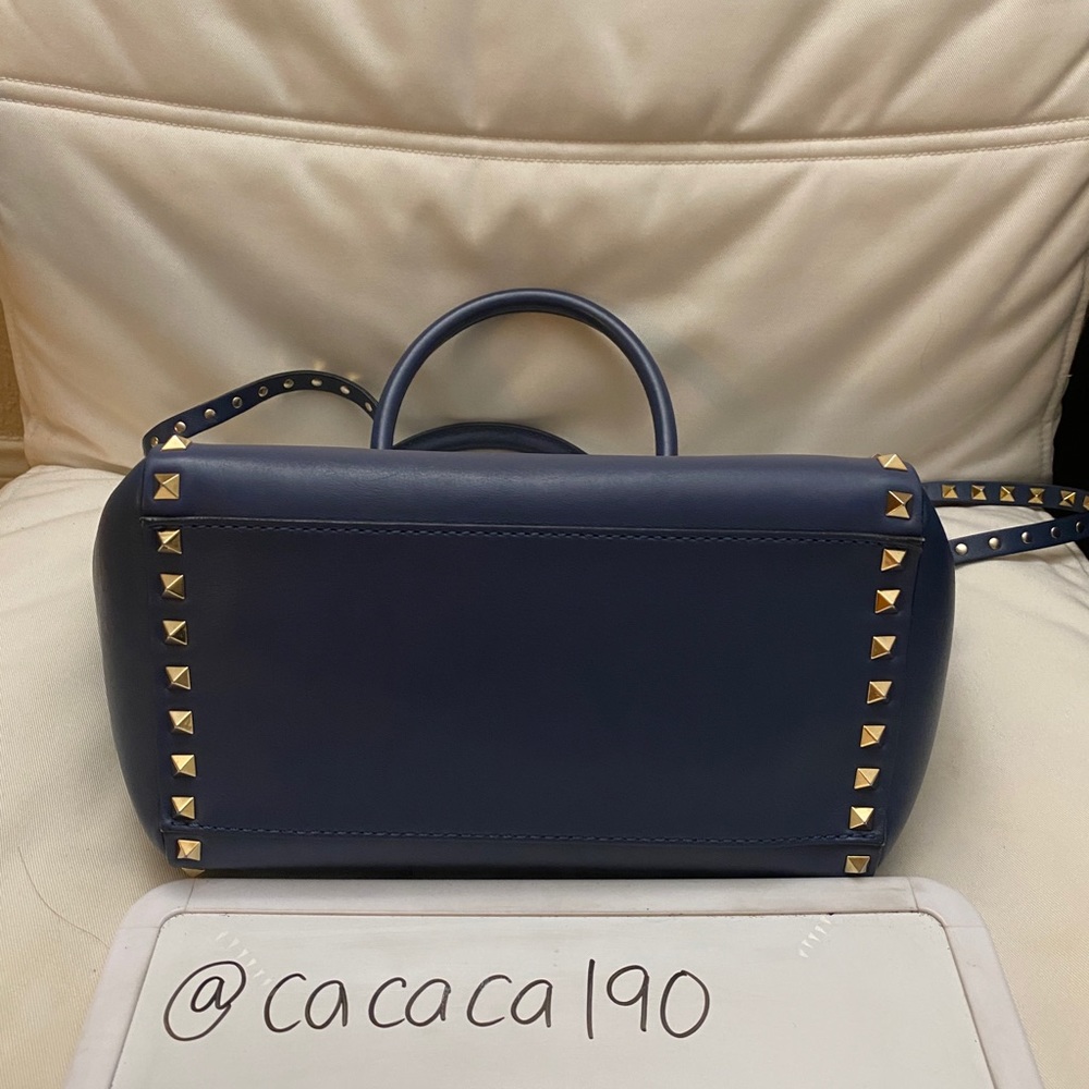 Valentino Garavani Medium Rockstud Bag - Picture 3 of 6